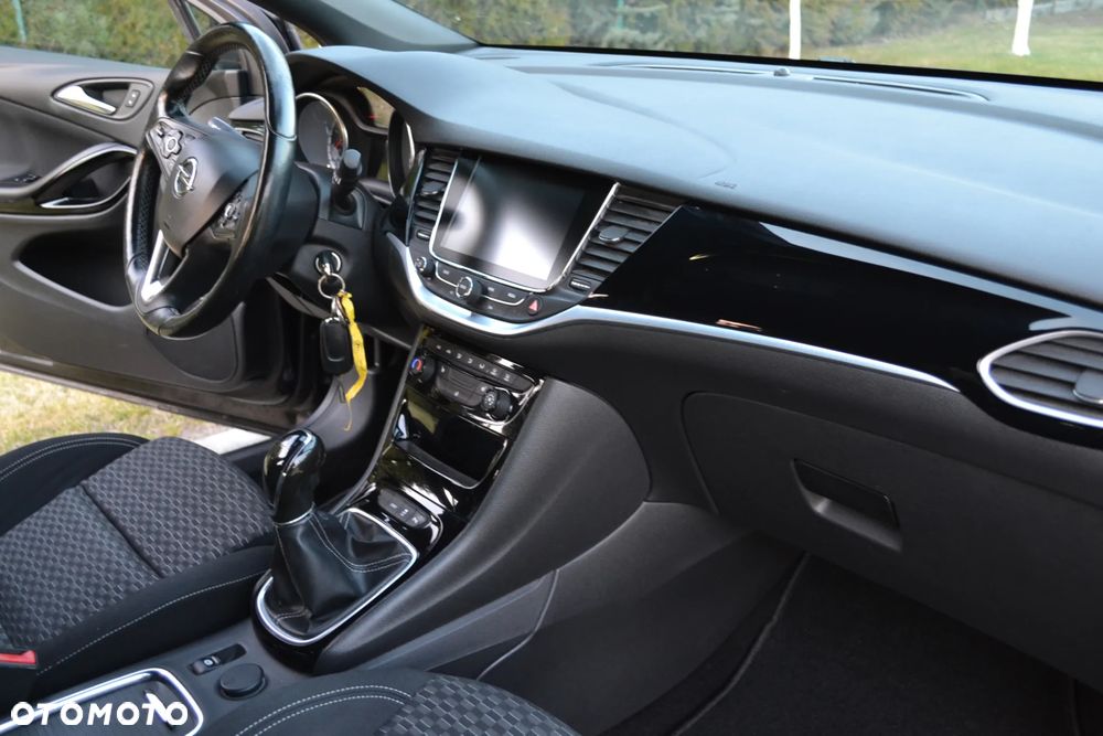 Opel Astra 1.4 Turbo Innovation - 29