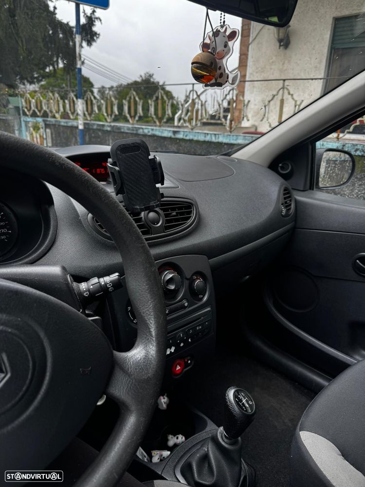 Renault Clio - 6