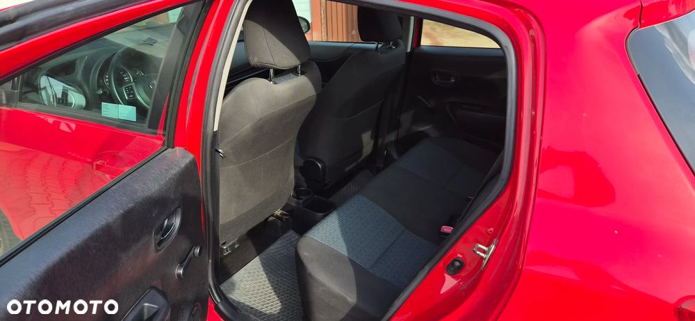 Toyota Yaris 1.33 Active - 11