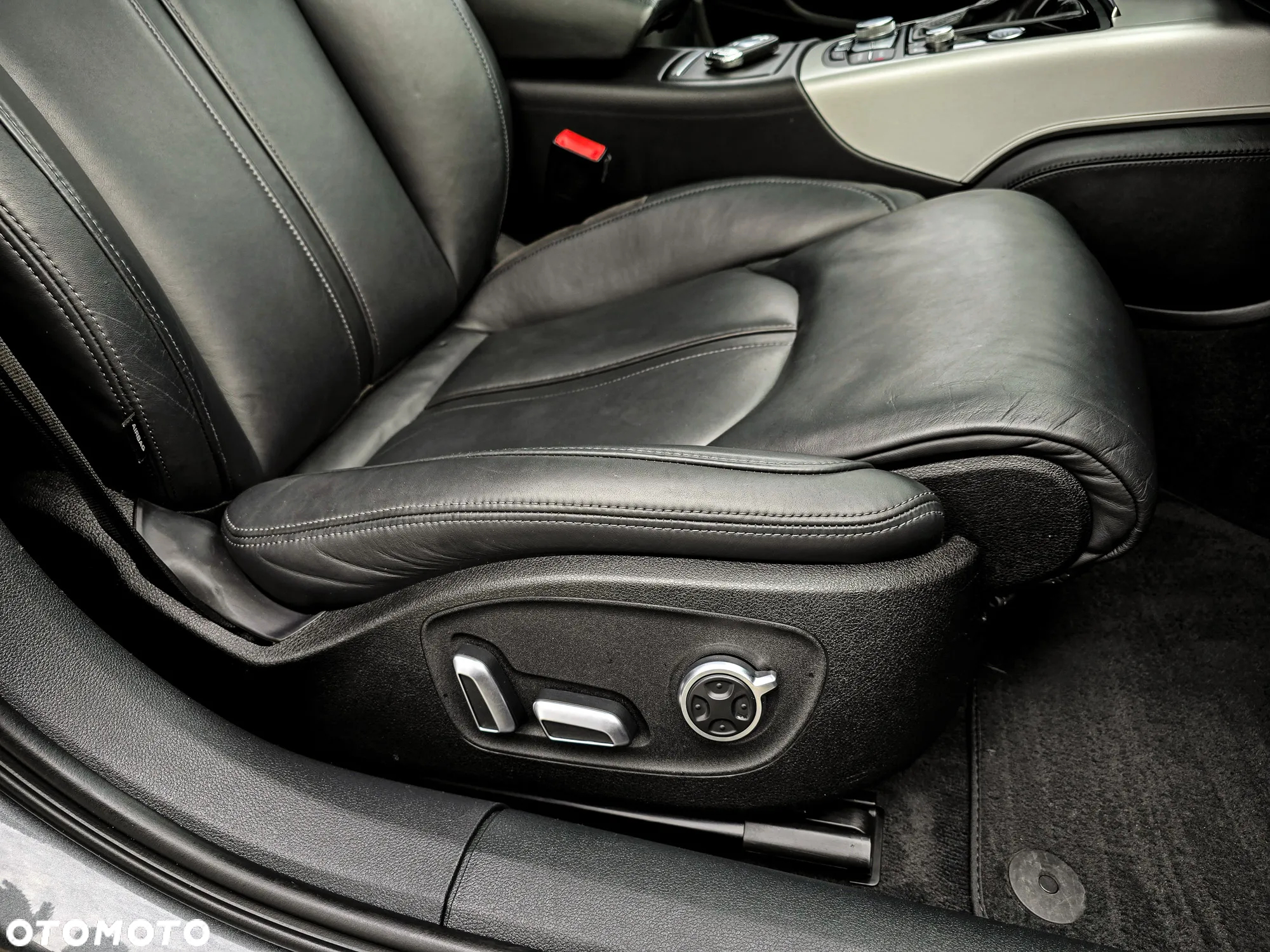 Audi A6 Avant 3.0 TDI quattro S tronic - 36