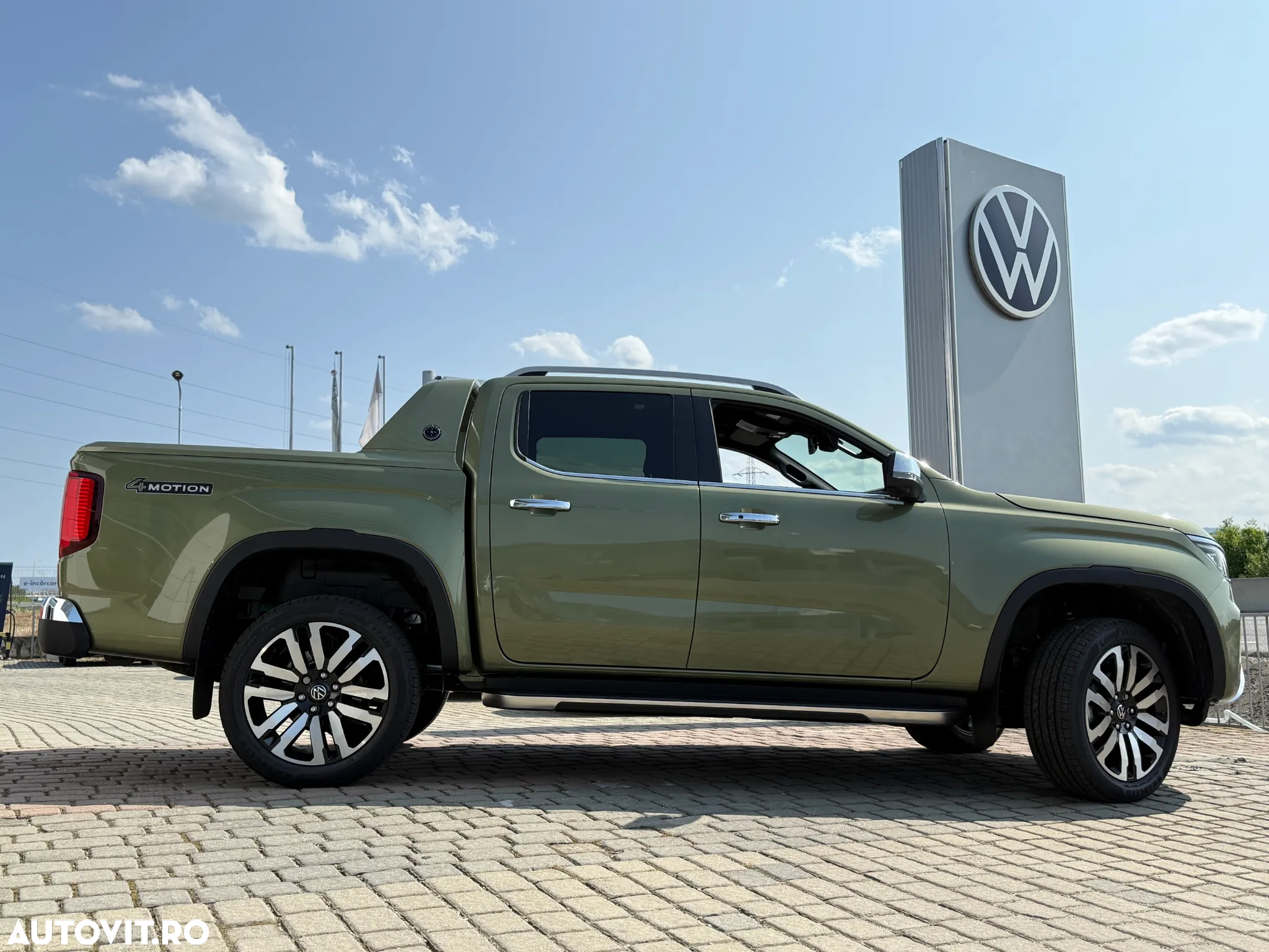 Volkswagen Amarok 3.0 TDI 241 CP 4M 10AT Aventura - 3