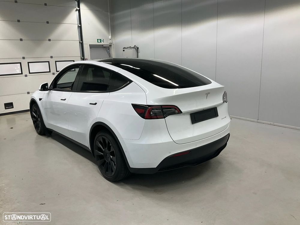 Tesla Model Y Long Range Dual Motor AWD - 2
