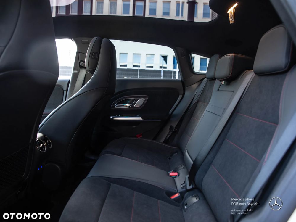 Mercedes-Benz CLA - 10