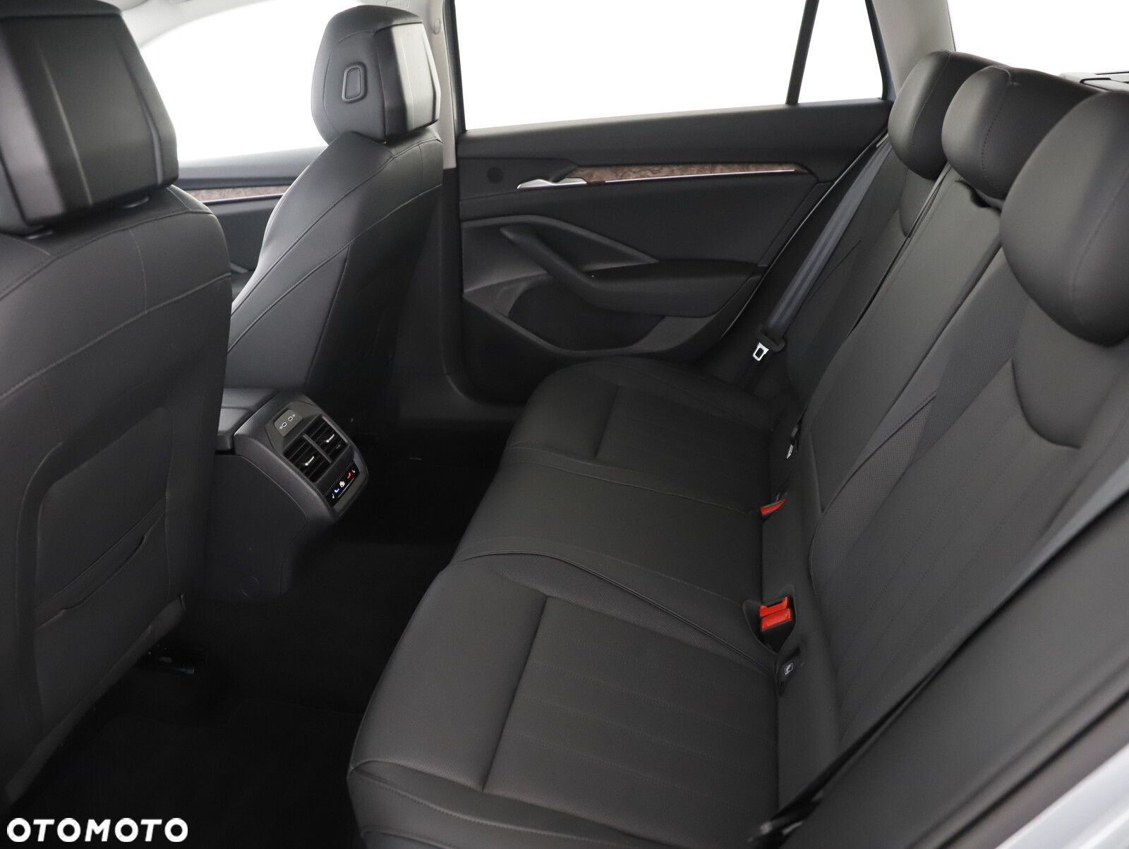 Skoda Superb 1.5 TSI L&K DSG - 20