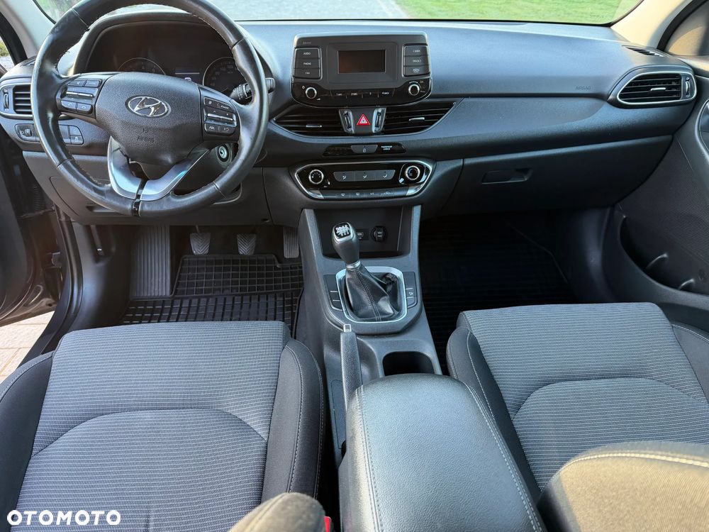 Hyundai i30 1.5 DPI Classic + - 8
