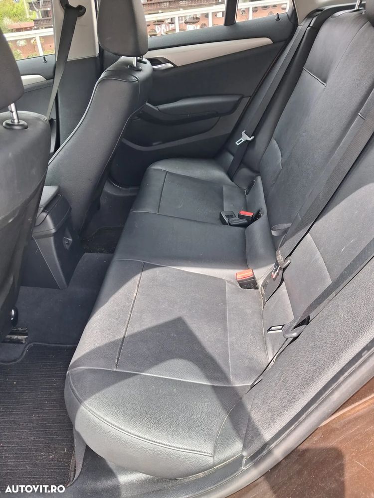 BMW X1 sDrive18d xLine - 16
