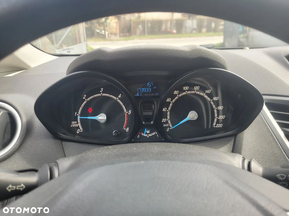 Ford Fiesta 1.6 TDCi Champions Edition - 8