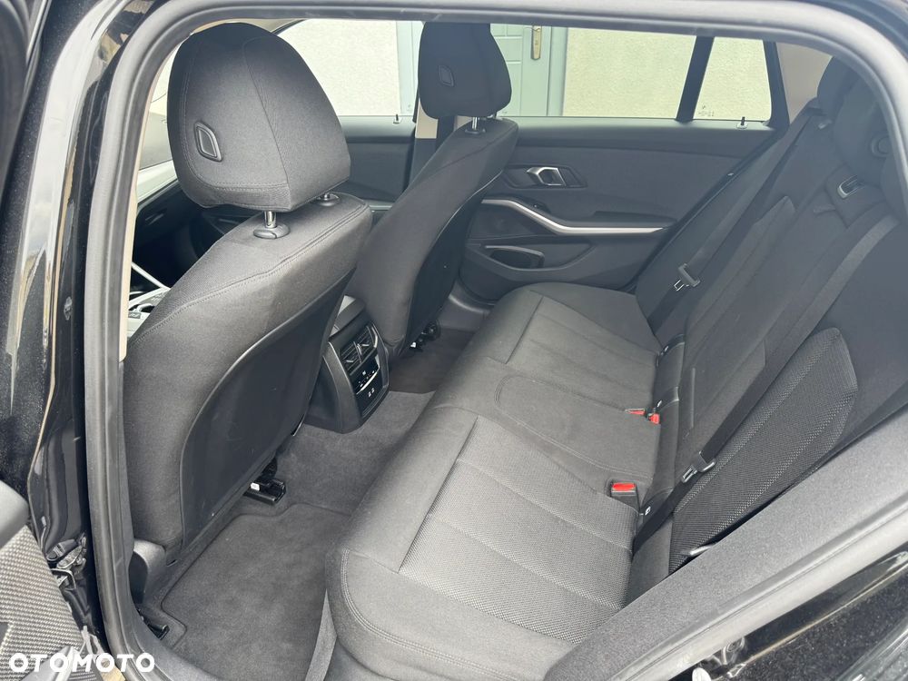 BMW Seria 3 318i Business Edition - 12