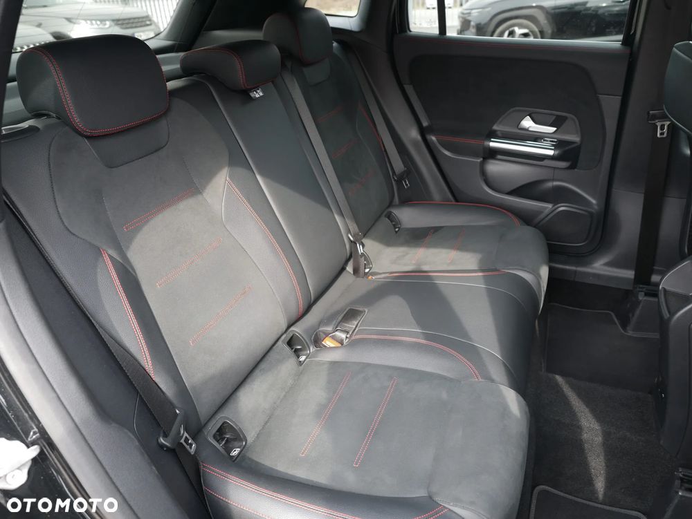 Mercedes-Benz GLA 250 e 8G-DCT AMG Line - 23
