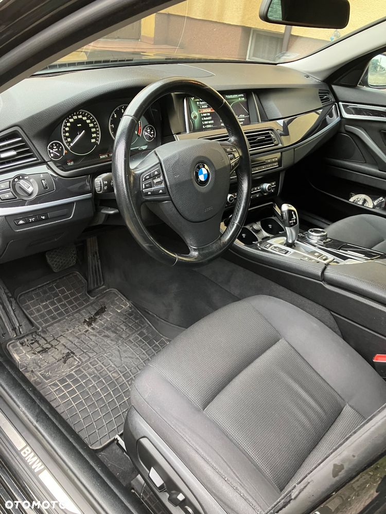BMW Seria 5 530d xDrive - 15