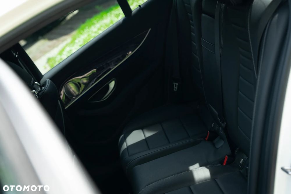 Mercedes-Benz Klasa E 220 d 4-Matic Business Edition - 30