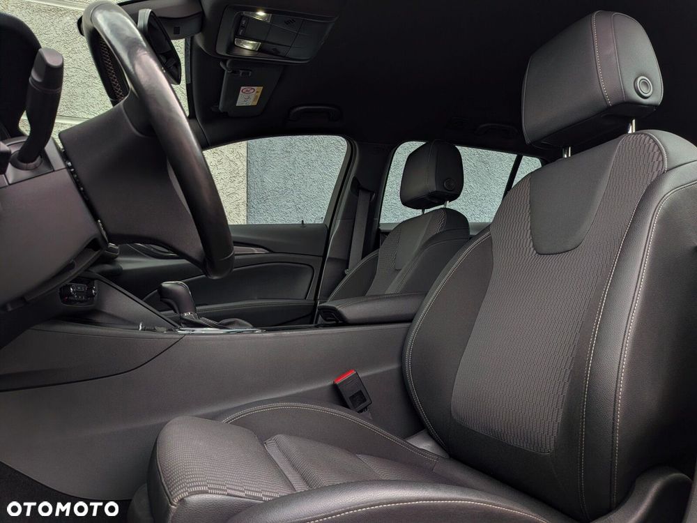 Opel Insignia 2.0 CDTI Elegance S&S - 10