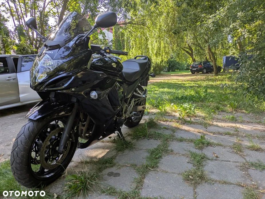 Suzuki GSX - 2