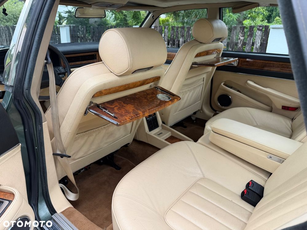 Jaguar XJ - 12