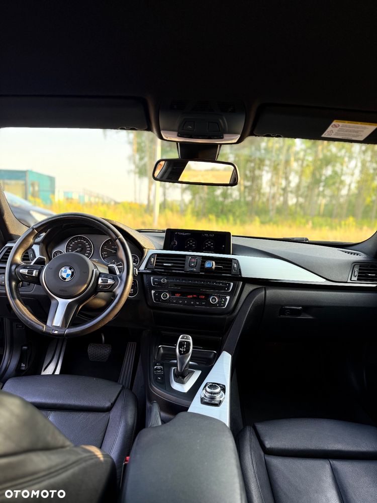 BMW Seria 3 320d xDrive - 29