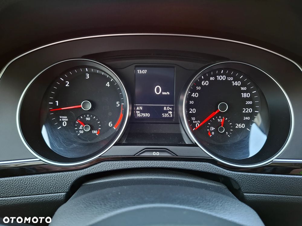 Volkswagen Passat - 20