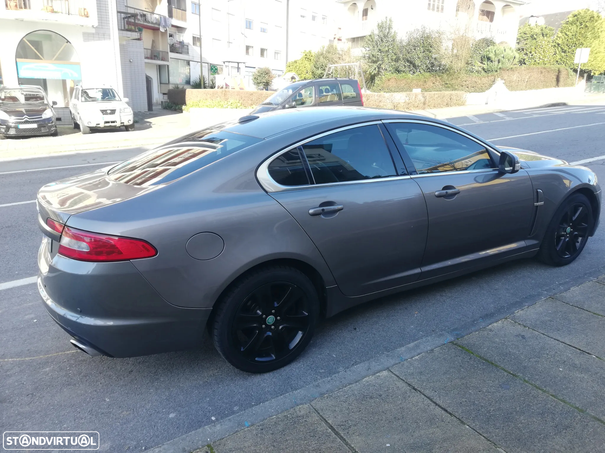 Jaguar XF 2.7 D V6 Premium Luxury - 5