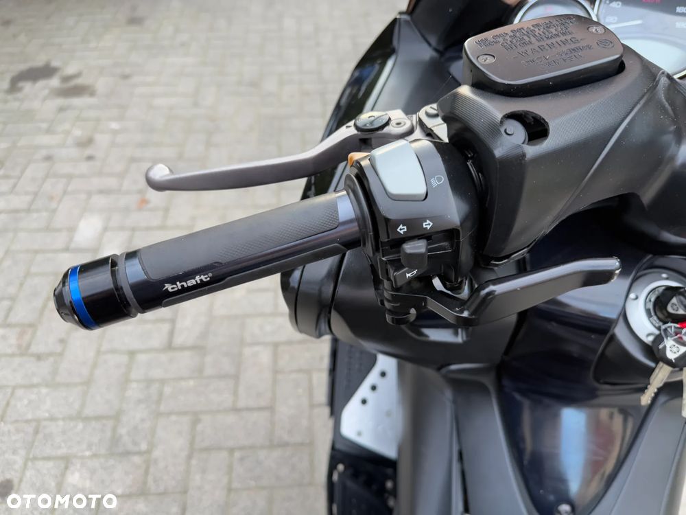 Yamaha Tmax - 10