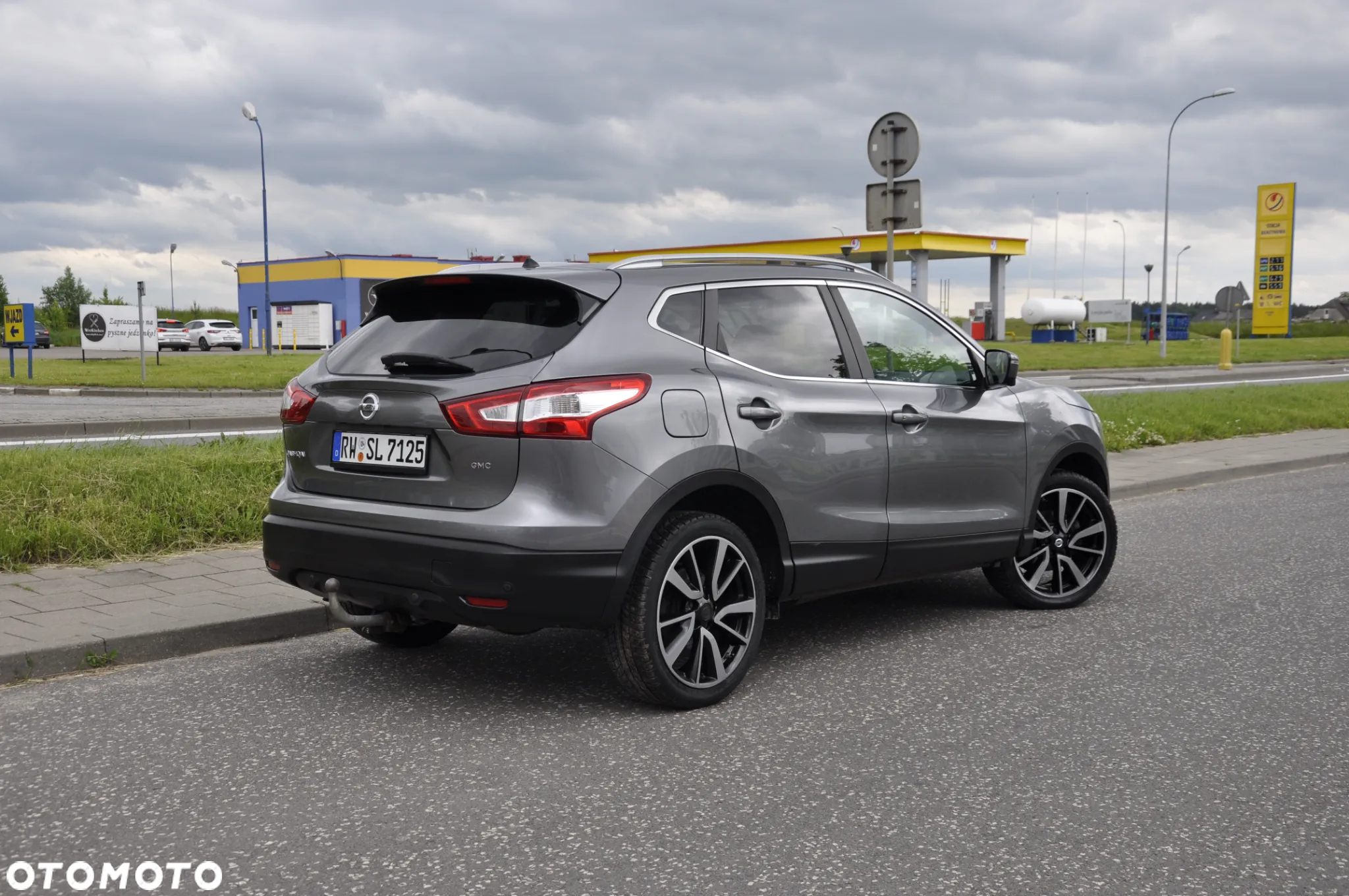 Nissan Qashqai 1.6 dCi Xtronic TEKNA - 4