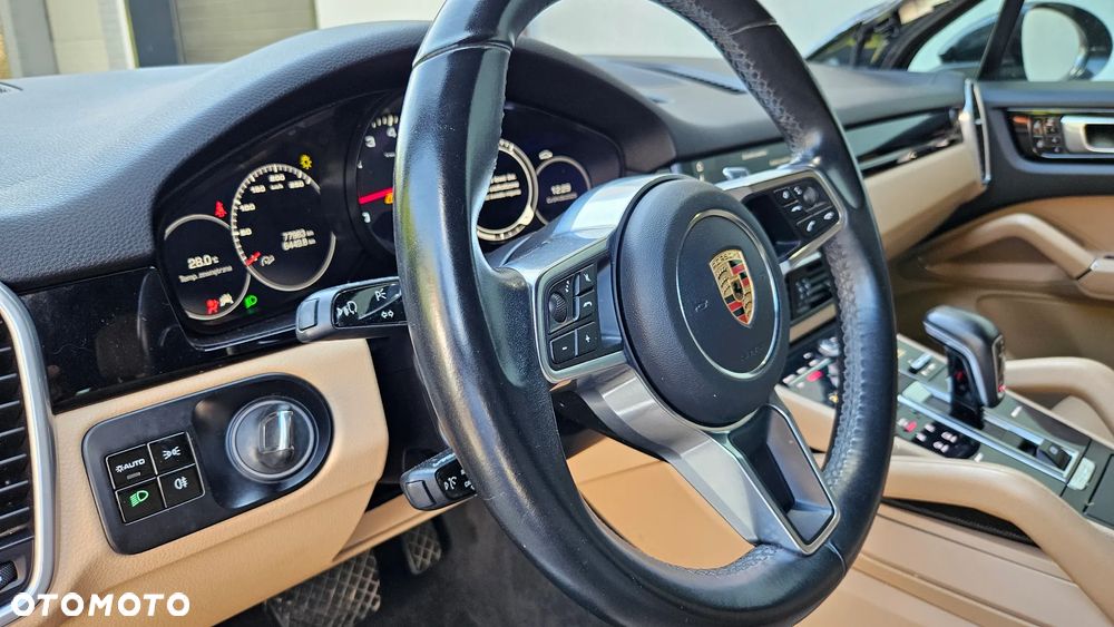Porsche Cayenne Platinum Edition - 7