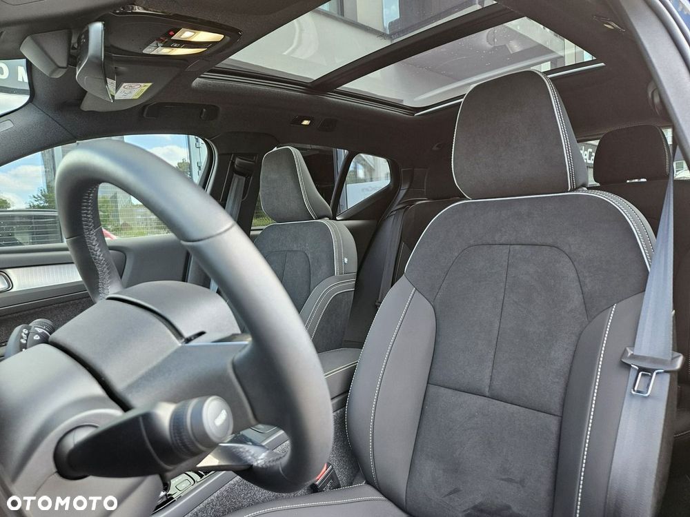 Volvo XC 40 B3 B DKG Ultra Black Edition - 6