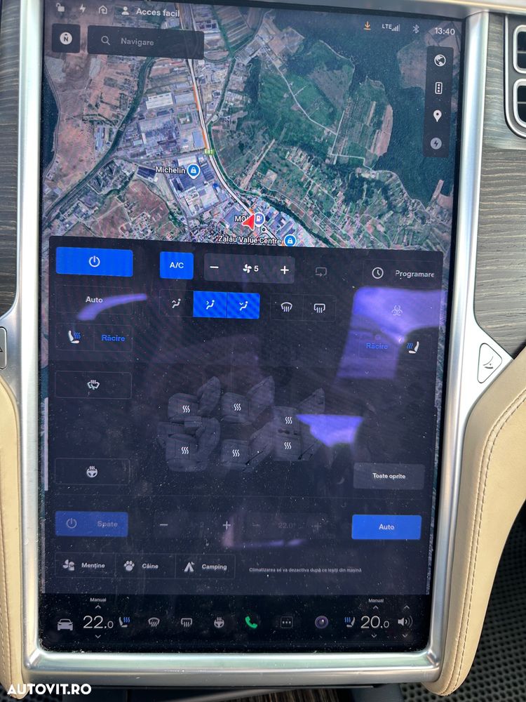 Tesla Model X - 8