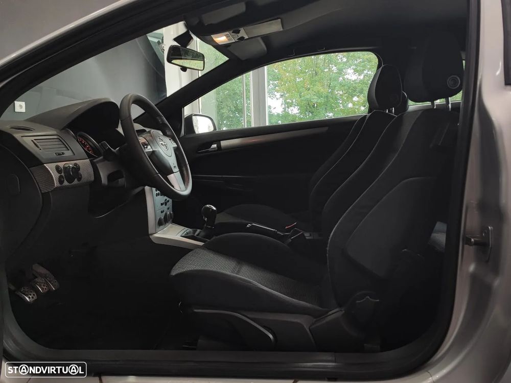 Opel Astra GTC 1.7 CDTI - 22