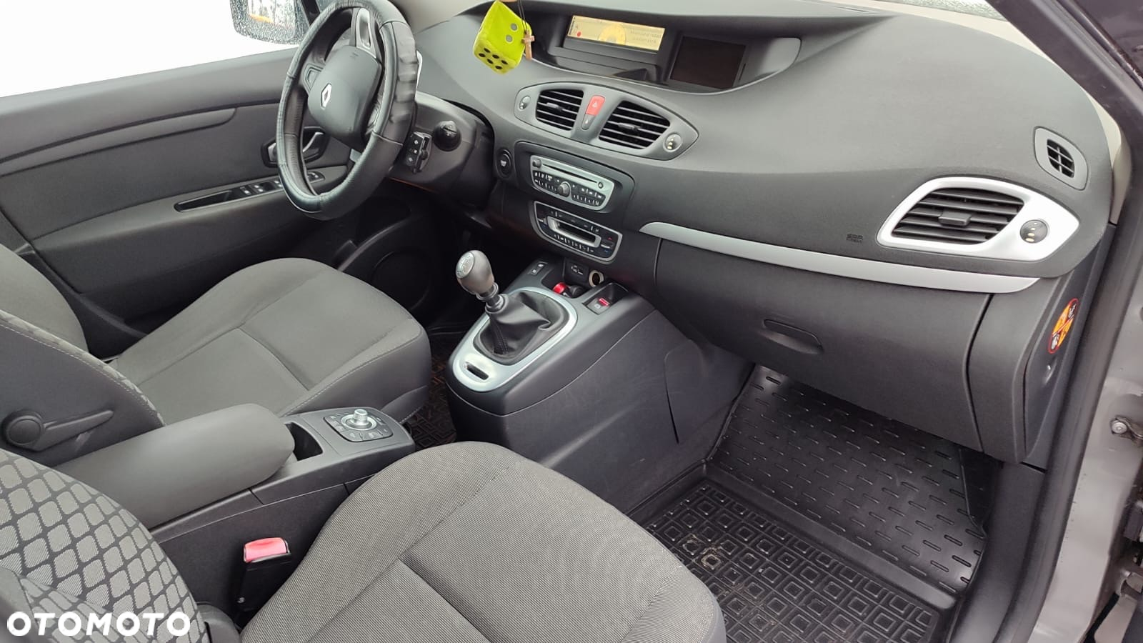 Renault Grand Scenic - 12