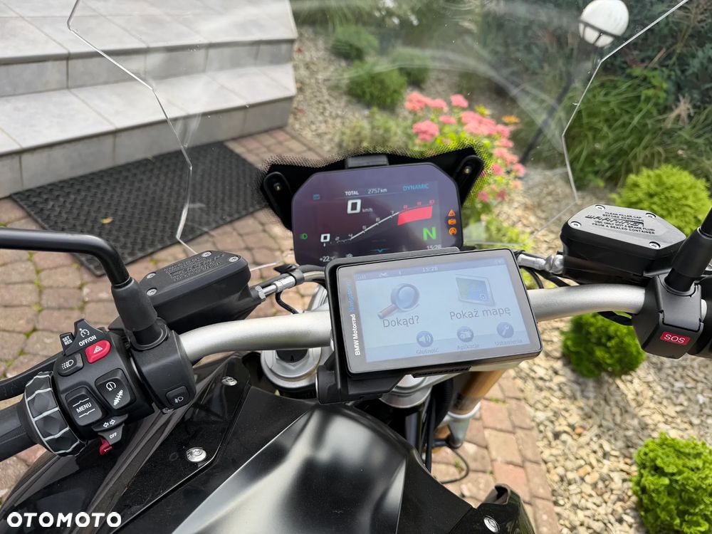BMW R - 8