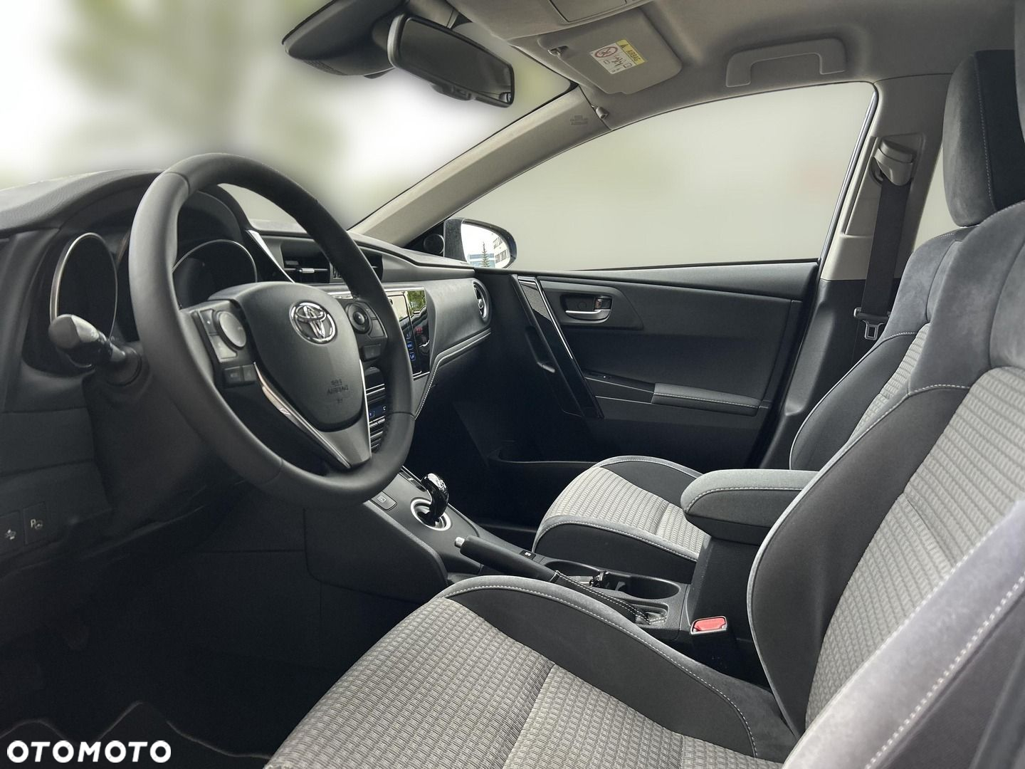 Toyota Auris - 14
