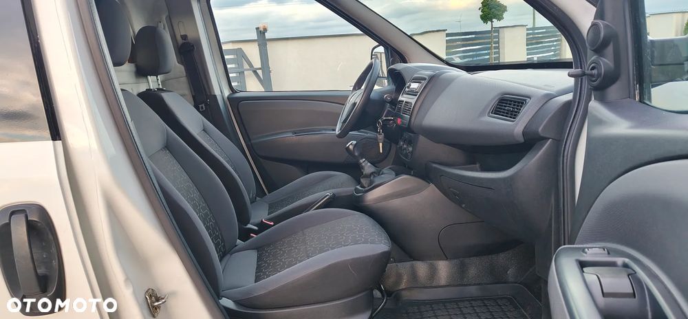 Fiat DOBLO - 21