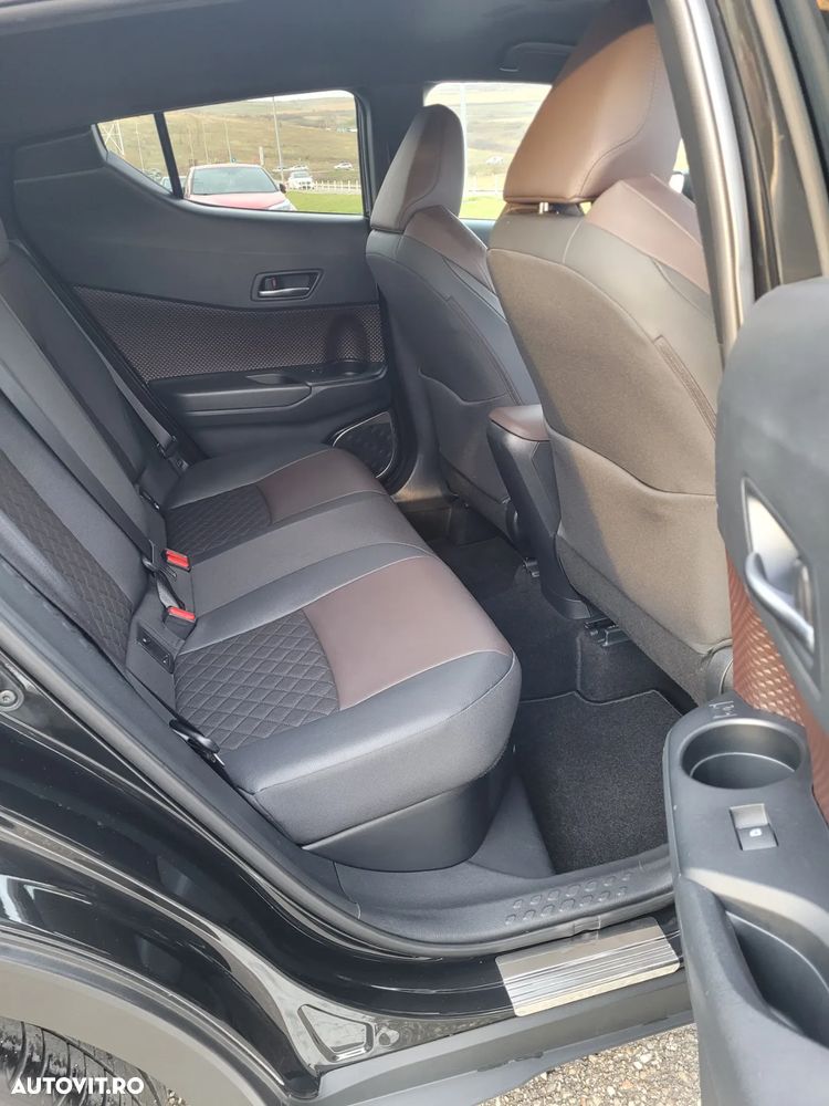 Toyota C-HR Hybrid Lounge - 9