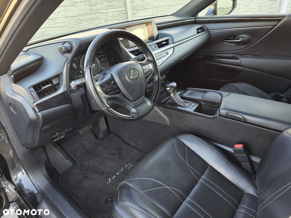Lexus ES 300h Business Line - 19