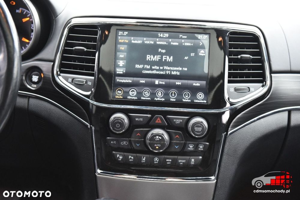 Jeep Grand Cherokee - 24