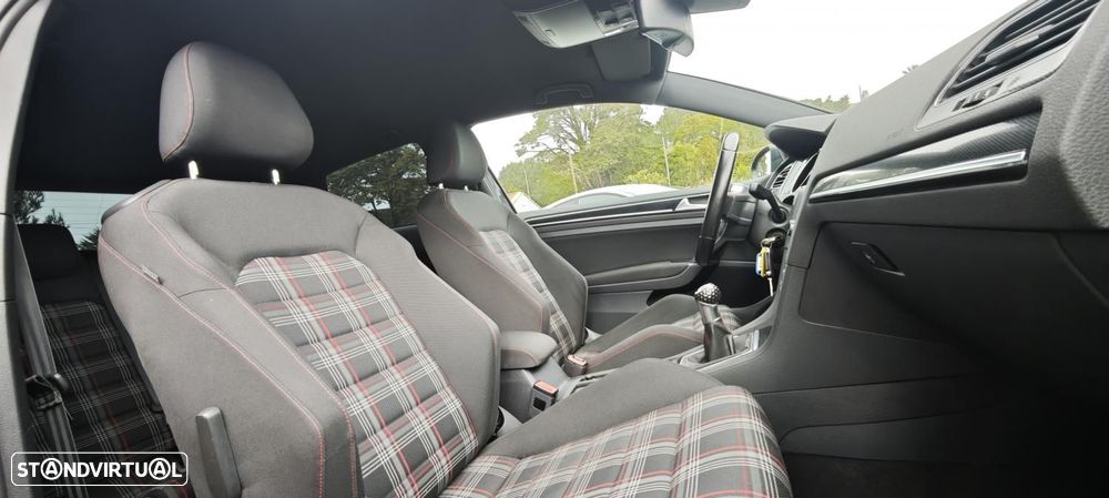 VW Golf 2.0 TSi GTi - 45