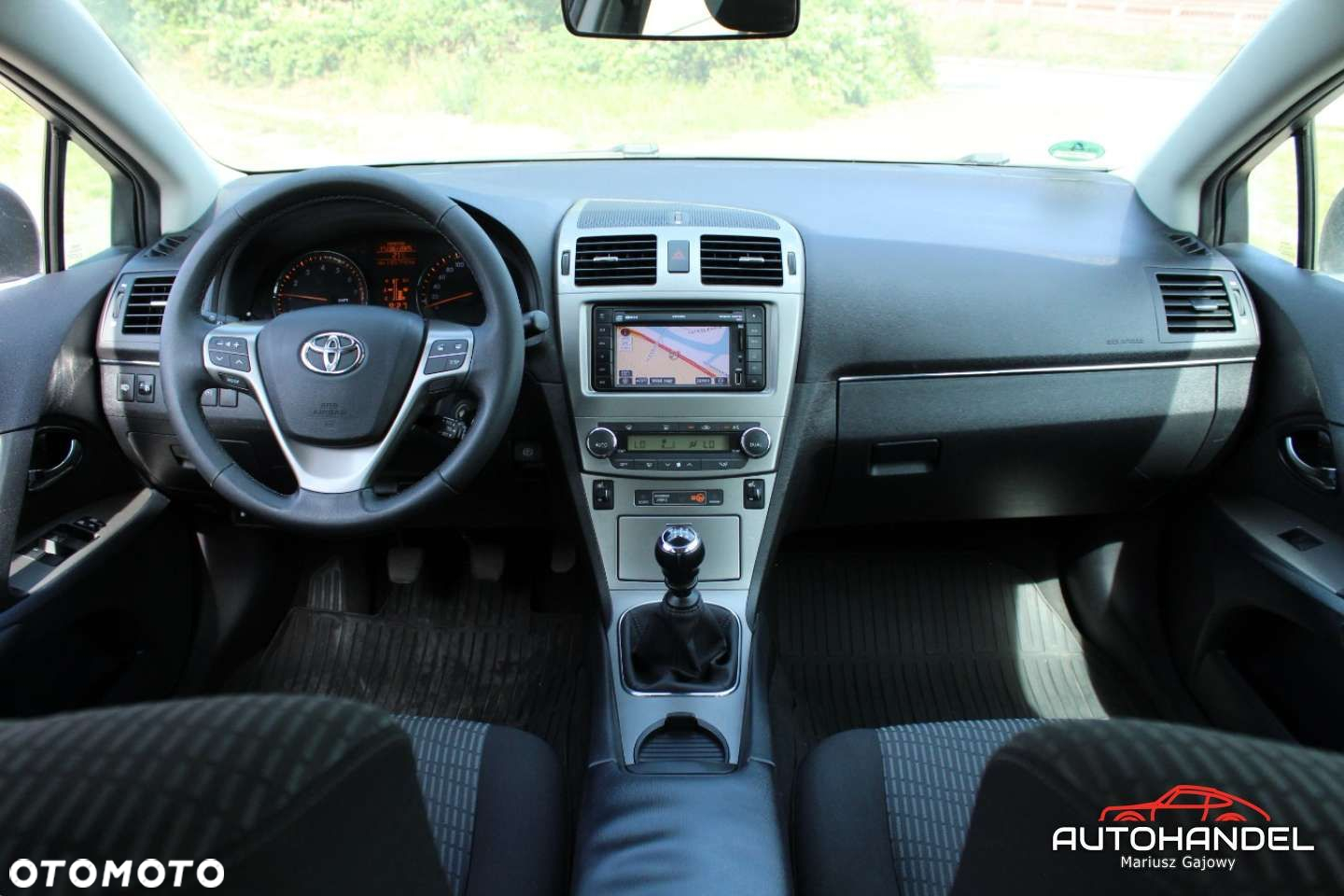 Toyota Avensis - 8