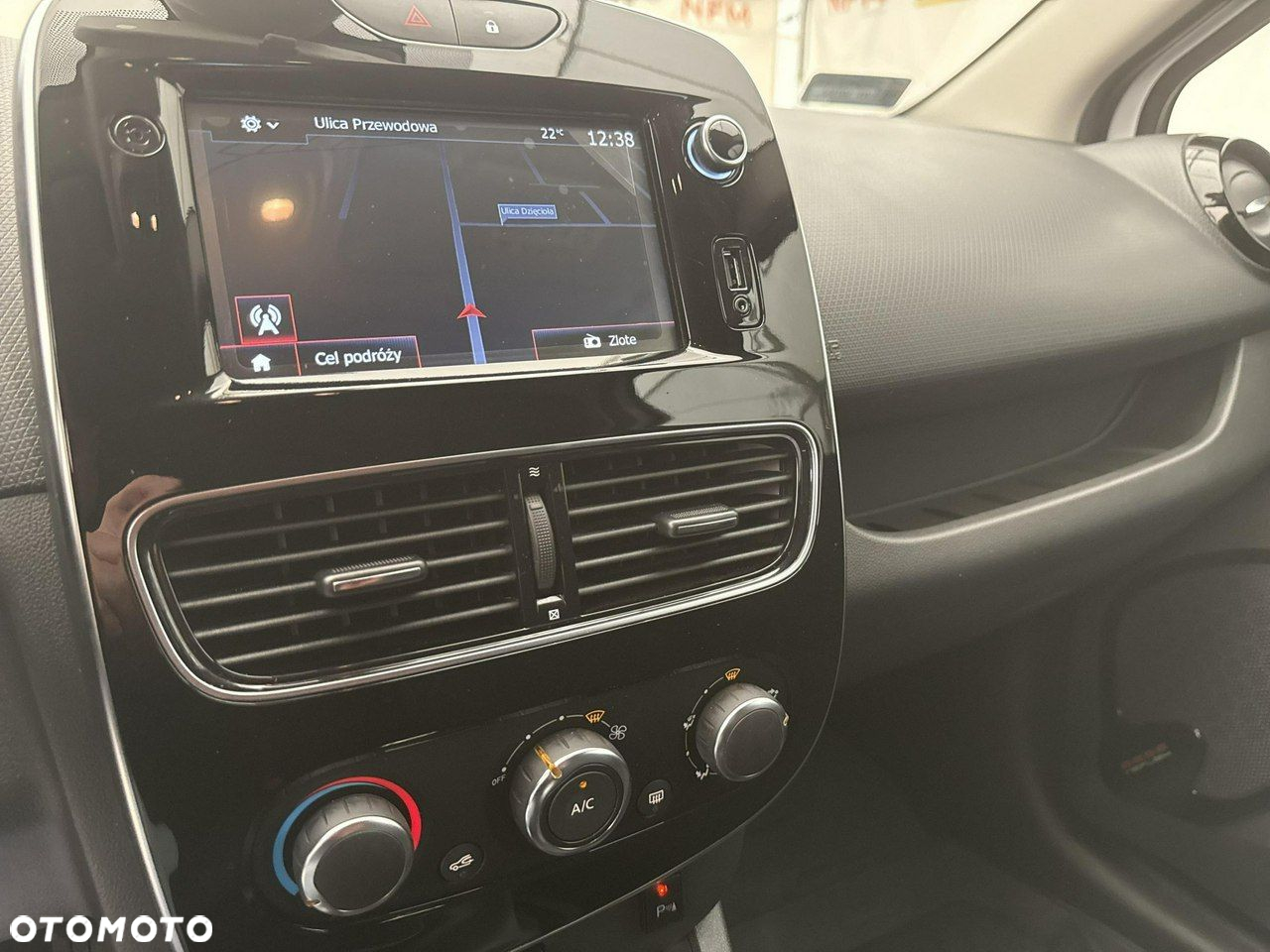 Renault Clio - 24