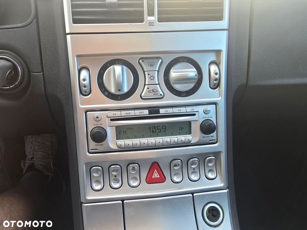 Chrysler Crossfire - 11