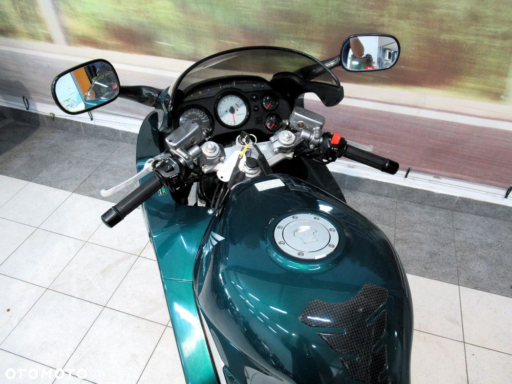 Honda VFR - 10