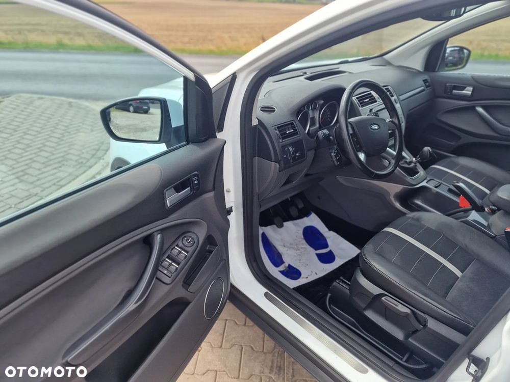Ford Kuga 2.0 TDCi 4x4 Titanium - 16