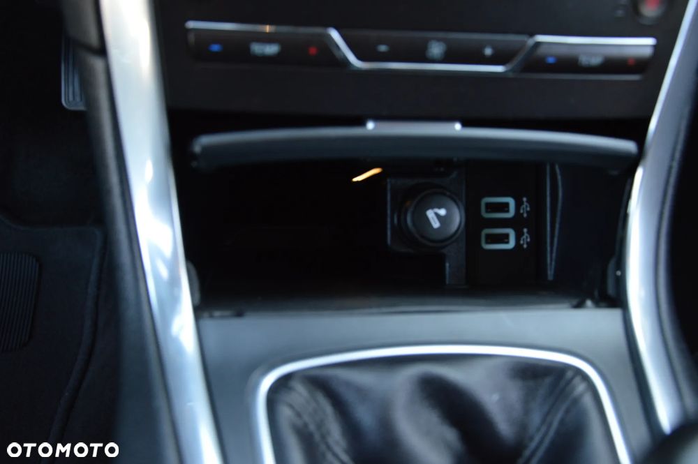 Ford S-Max - 29