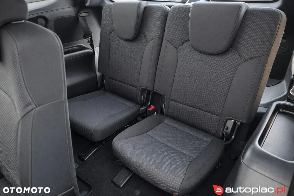 Kia Carens 1.6 GDI Dream Team Edition - 12