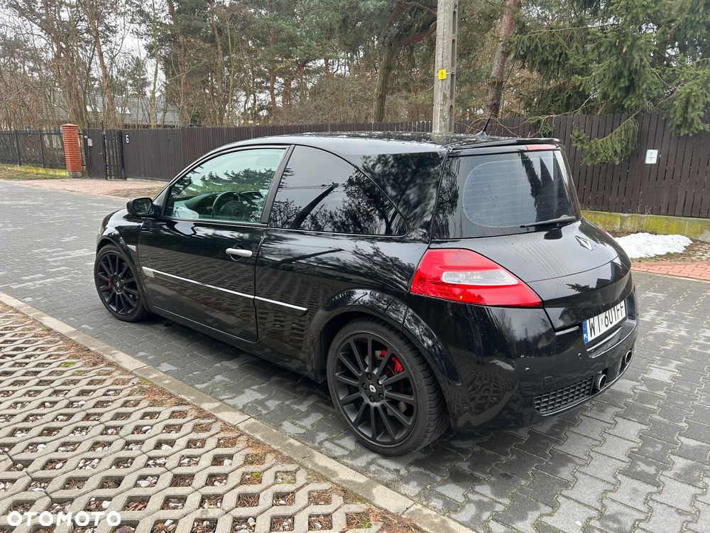 Renault Megane Sport F1-Team R26 - 7