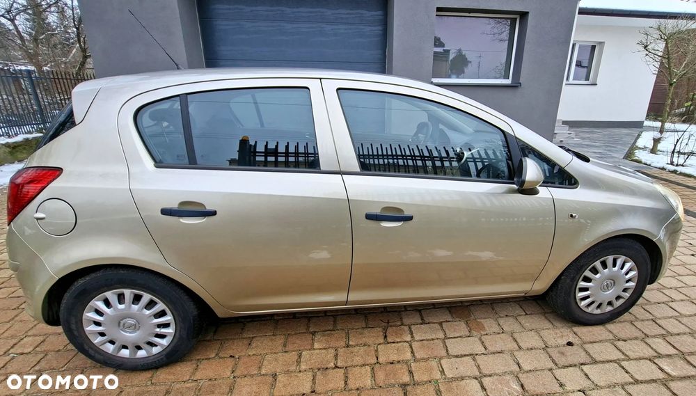 Opel Corsa 1.2 16V Essentia - 6