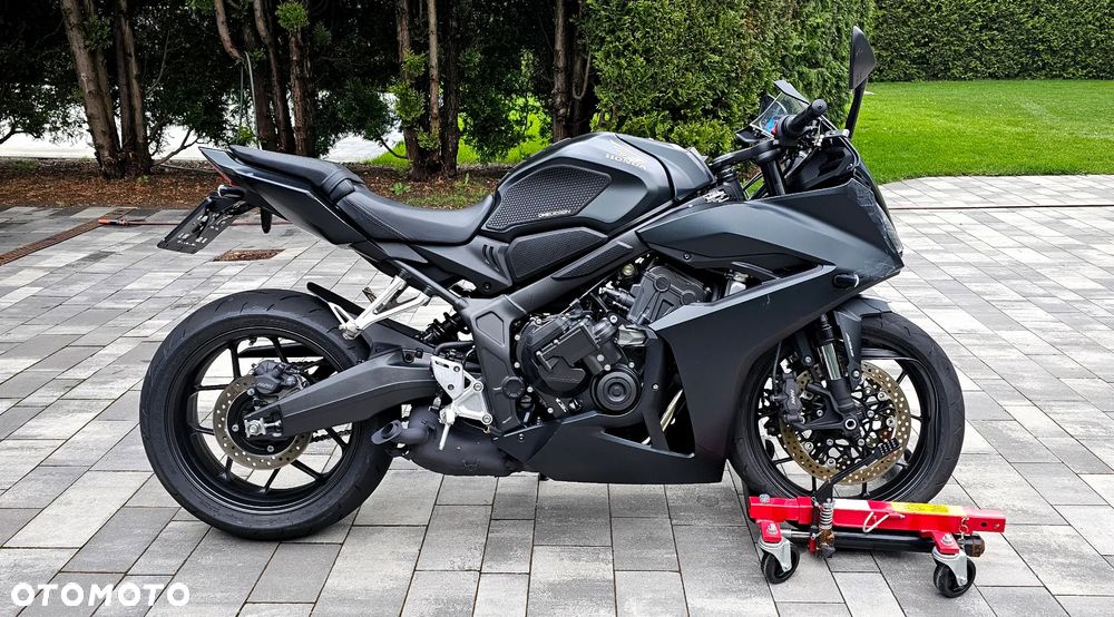 Honda CBR - 3