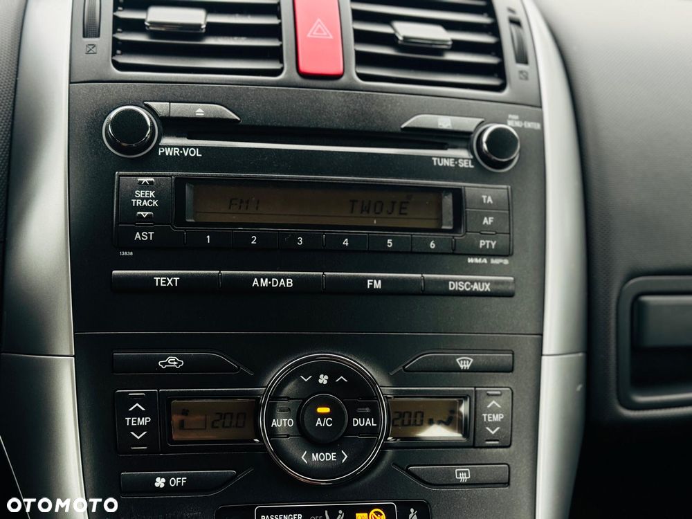Toyota Auris - 8
