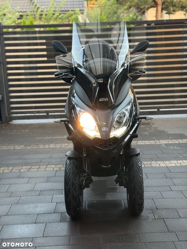 Piaggio MP-3 - 5