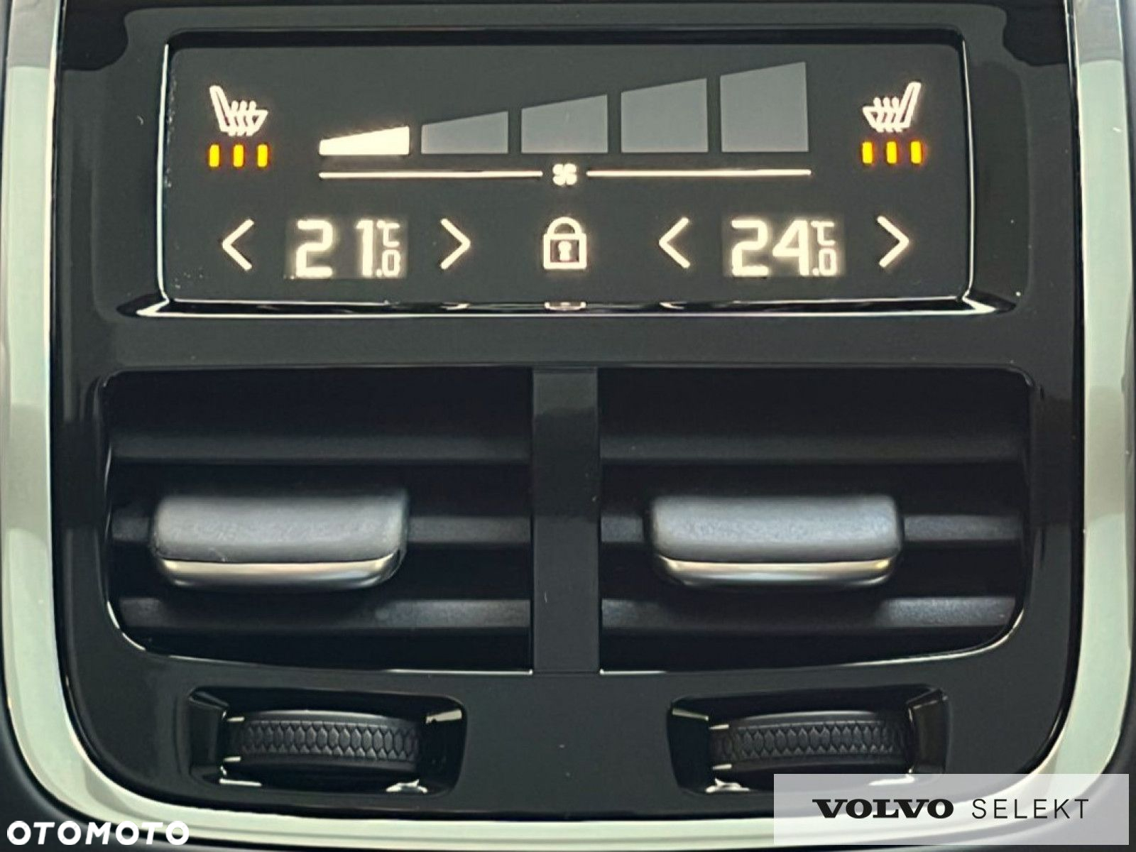 Volvo V60 Cross Country - 37