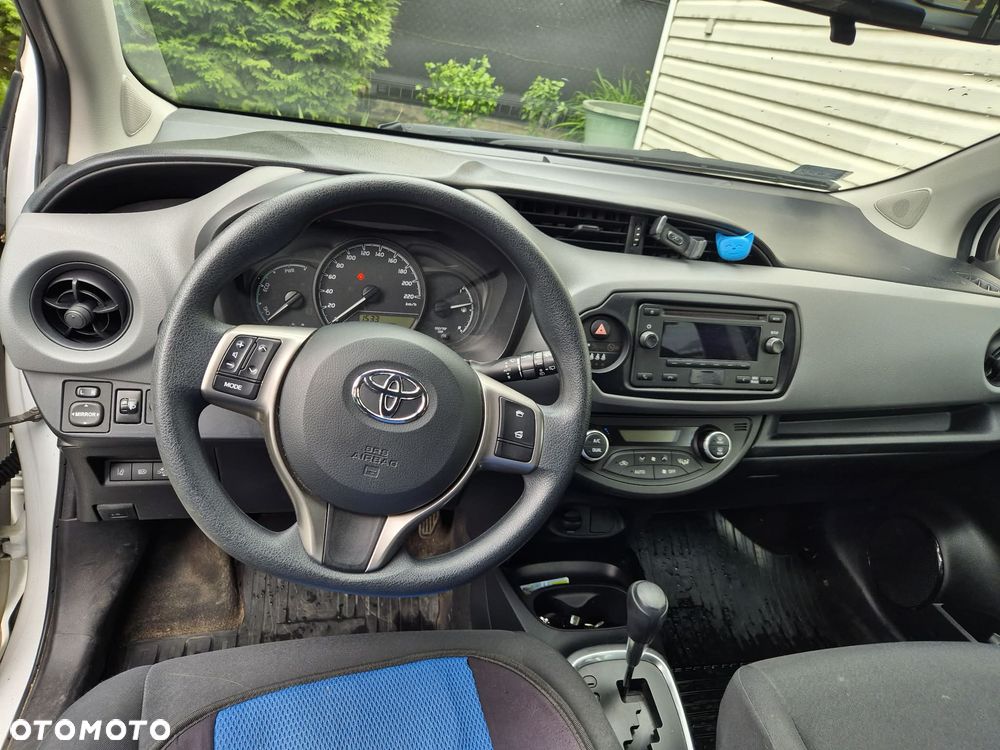 Toyota Yaris Hybrid 100 Active EU6 - 7