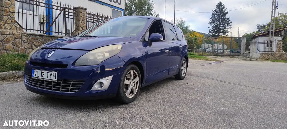 Renault Grand Scenic - 10